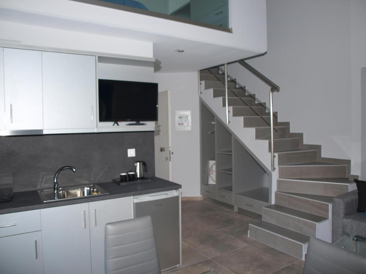 Attic Apartments 阿亚安娜 外观 照片